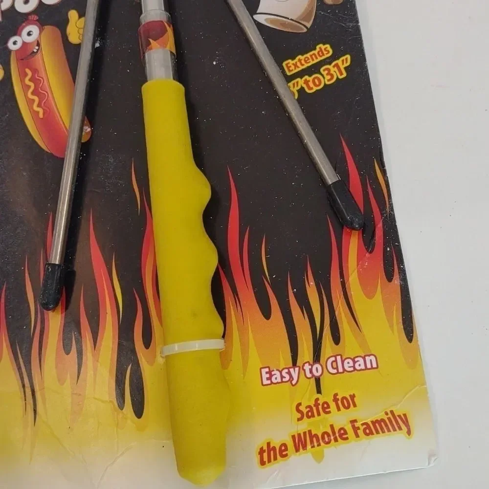 Pocket Roaster Hot Dog Extendable Fork Easy Storage Extends 31” NWT